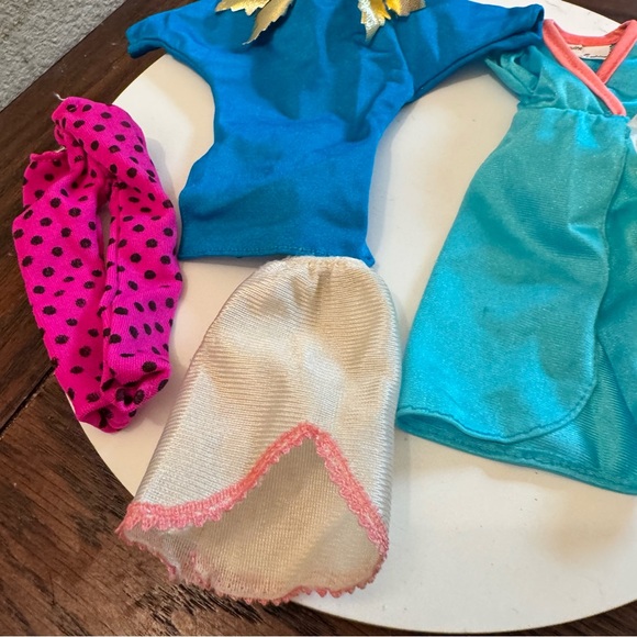 Vintage Barbie doll style clothing dresses leggings top skirt bundle - Picture 2 of 4